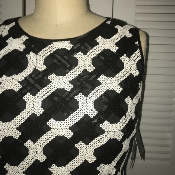 Sequined Sheath Dress​​ - Picture 5 of 7